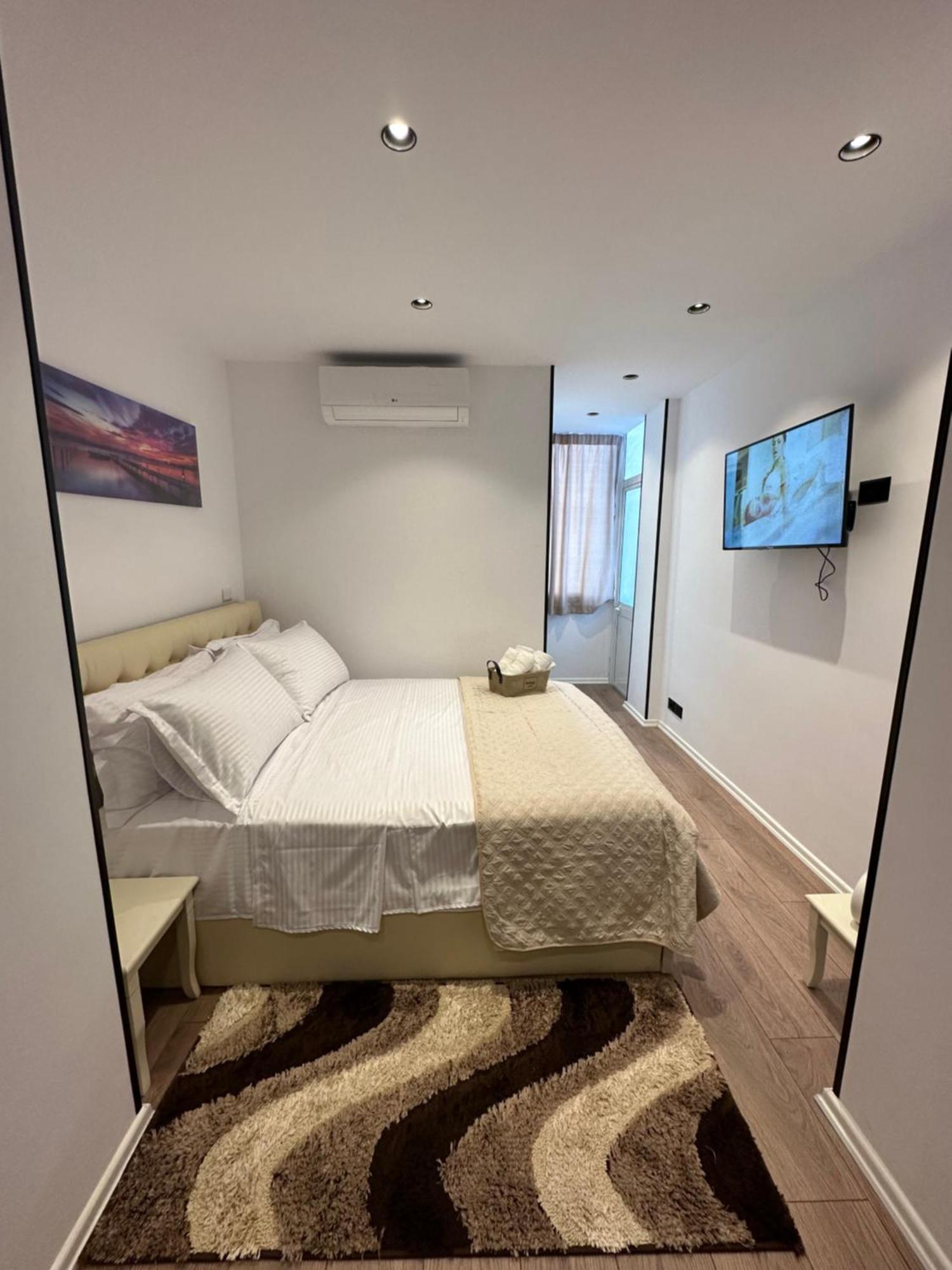 Heart Of Tirana Apartment エクステリア 写真